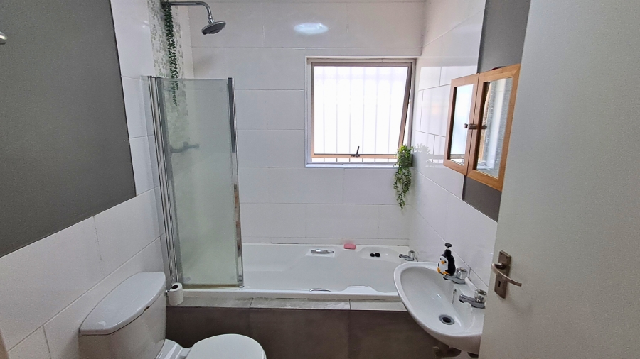 3 Bedroom Property for Sale in Protea Heights Western Cape